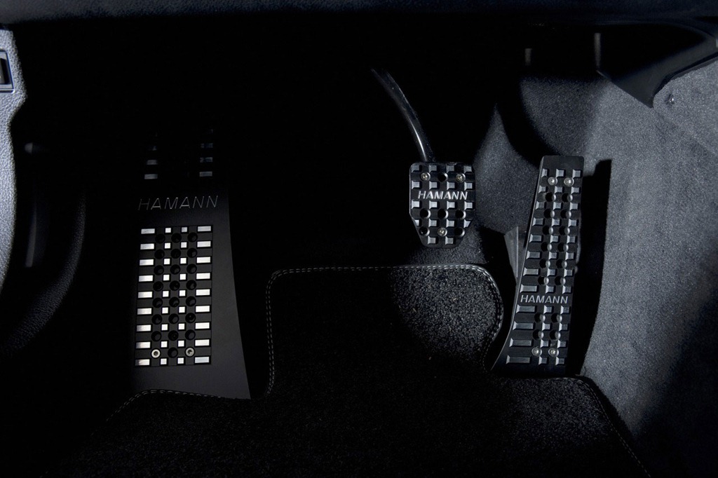 2012-Hamann-BMW-M5-F10M-interior-aluminum-pedals-details.jpg