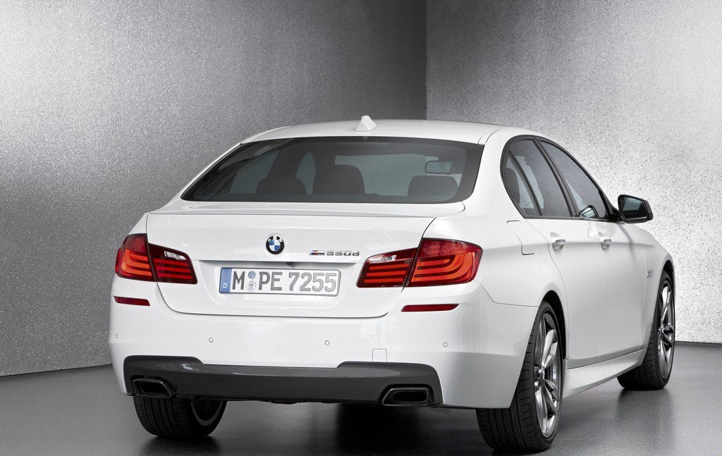 official_bmw_m550d_xdrive_015.jpg