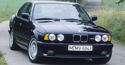M5 E34 Mk I (1988-1992).jpg