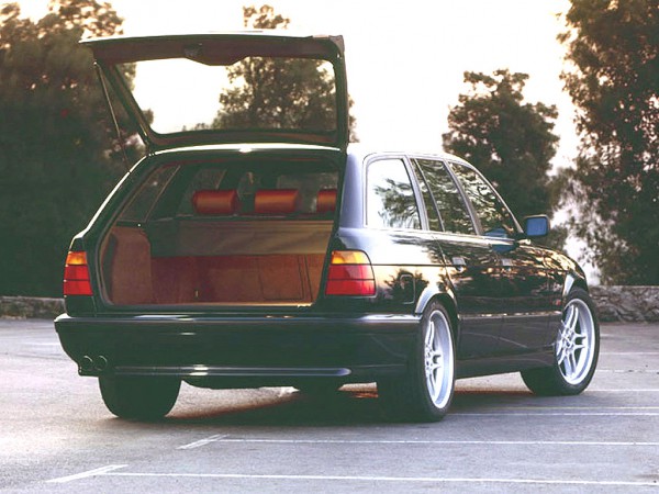 BMW_M5_Wagon_1992.jpg