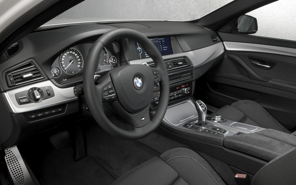 official_bmw_m550d_xdrive_012.jpg